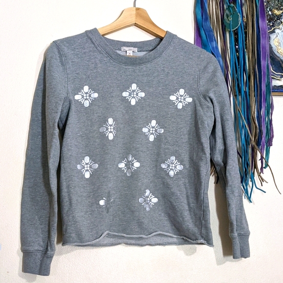 GAP Tops - GAP XS Pullover Sweatshirt w/ Silver Details